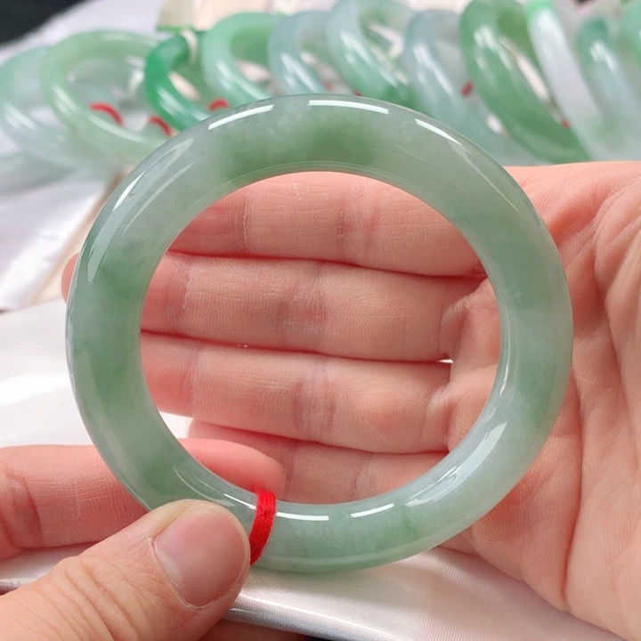 翡翠手镯未镶嵌缅甸A货翡翠手镯