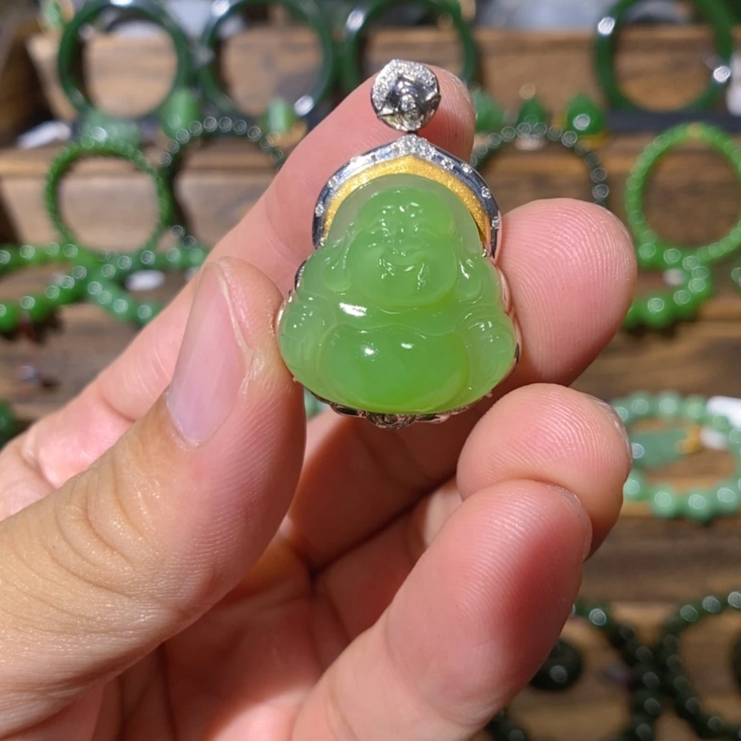 【闪购商品】和田玉18K金镶嵌吊坠(不含链)乌兰乌德苹果绿佛公