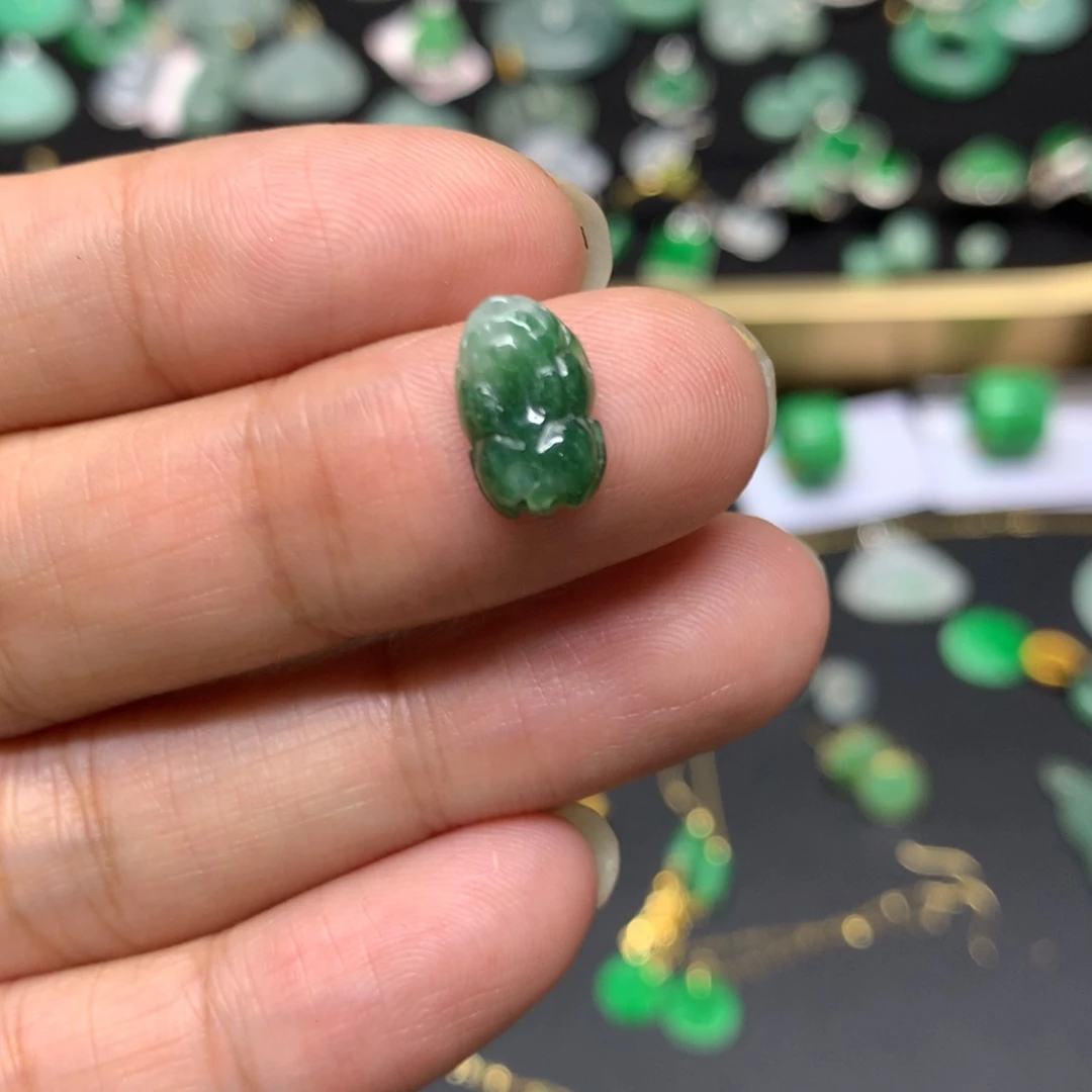 吊坠(不含链)未镶嵌翡翠有纹裂
