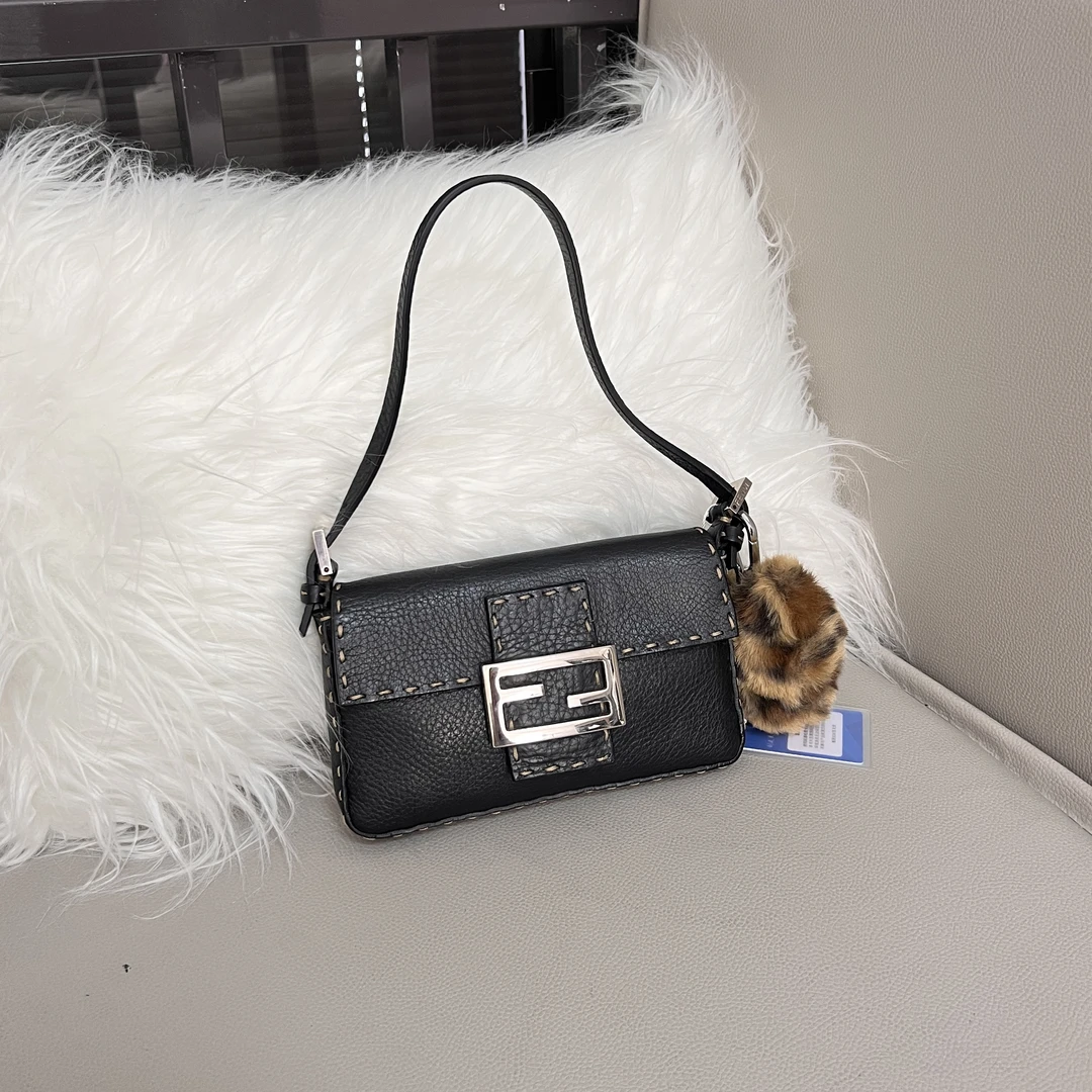 95新 FENDI/芬迪 迷你手机包黑色全皮外缝线法棍hobo小包单肩腋下