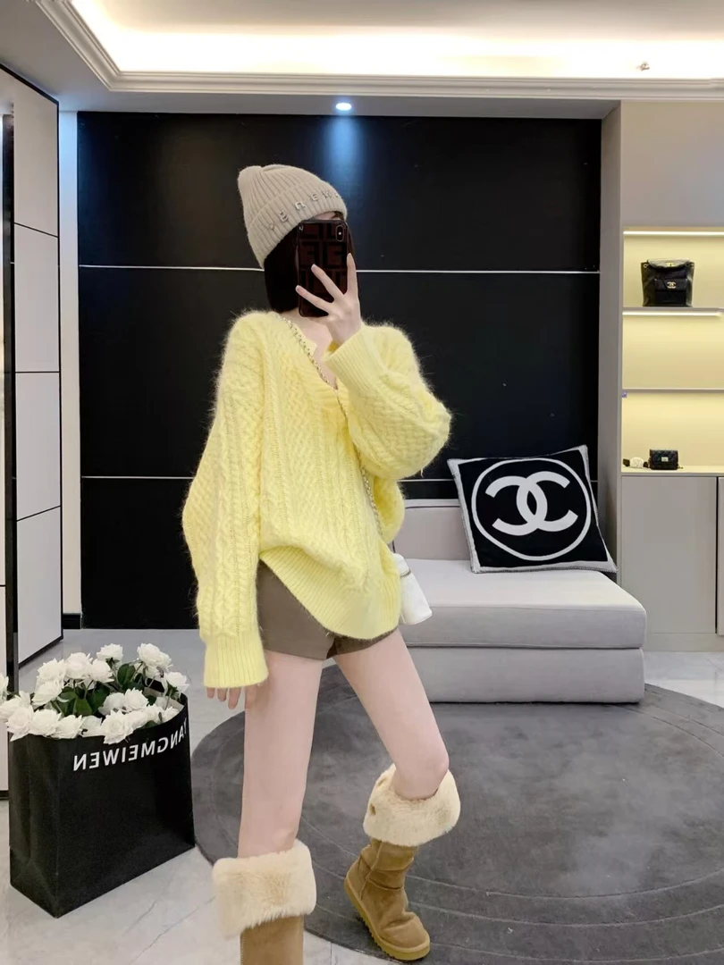 2025秋冬新款黄色温柔风麻花毛衣女软糯慵懒风针织衫百搭短裤套装