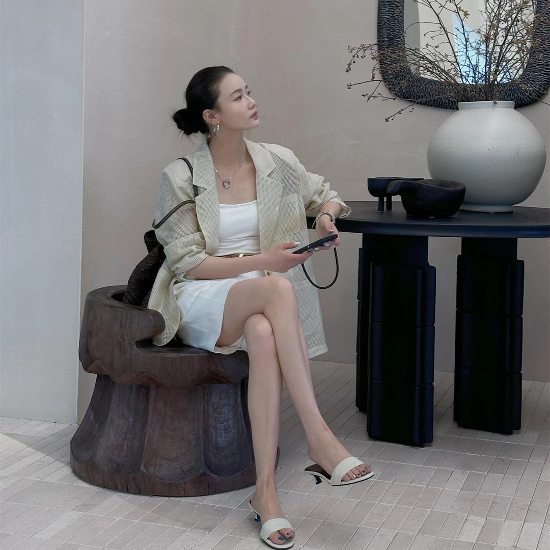 高级感老钱风宽松薄款网格西装外套女2025夏新款时尚设计轻薄西服