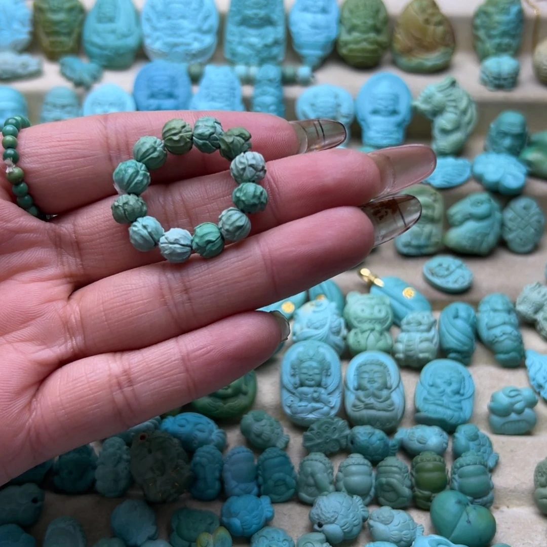 未镶嵌绿松石颈饰