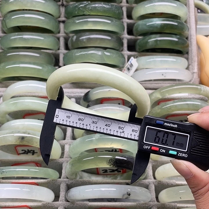 未镶嵌蛇纹石玉手镯203