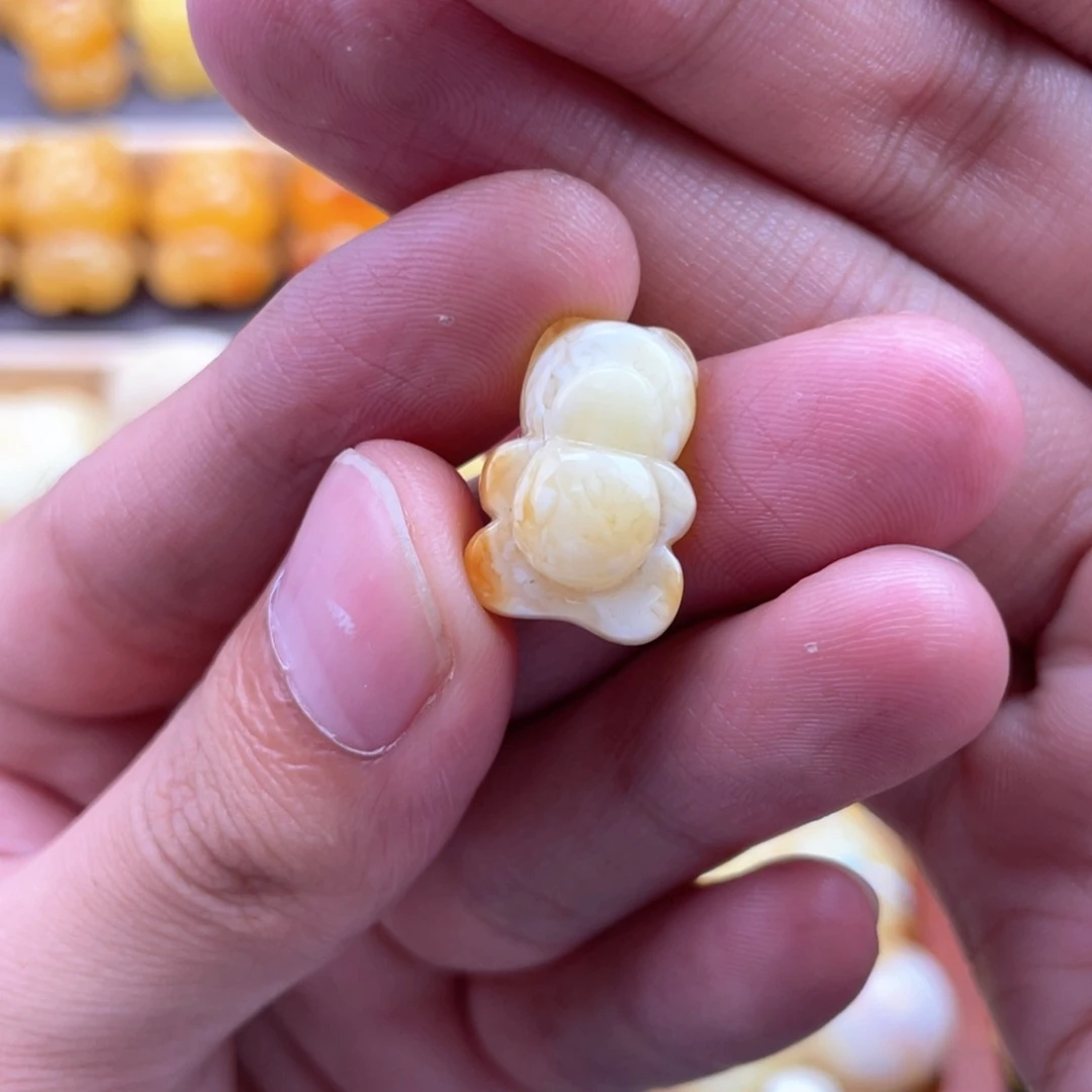 琥珀未镶嵌裸石蜜蜡