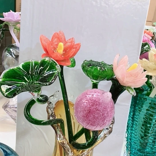 琉璃花瓶高45厘米宽9厘米