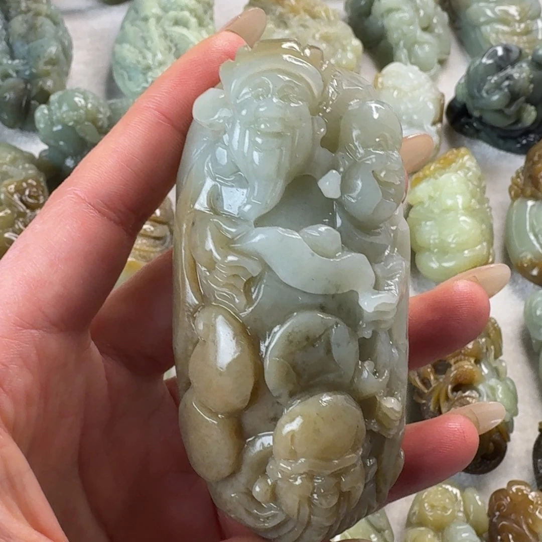 和田玉未镶嵌把件