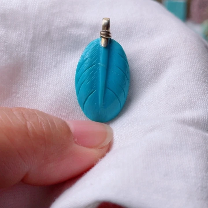 无非金属高蓝羽毛吊坠