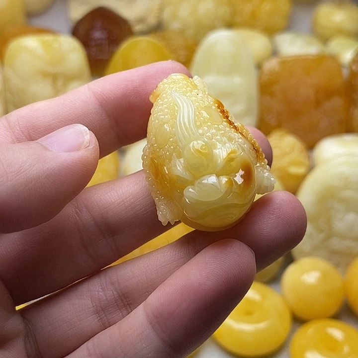 琥珀颈饰未镶嵌琥珀蜜蜡吊坠