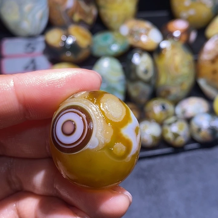 玛瑙/玉髓未镶嵌珠宝半成品70