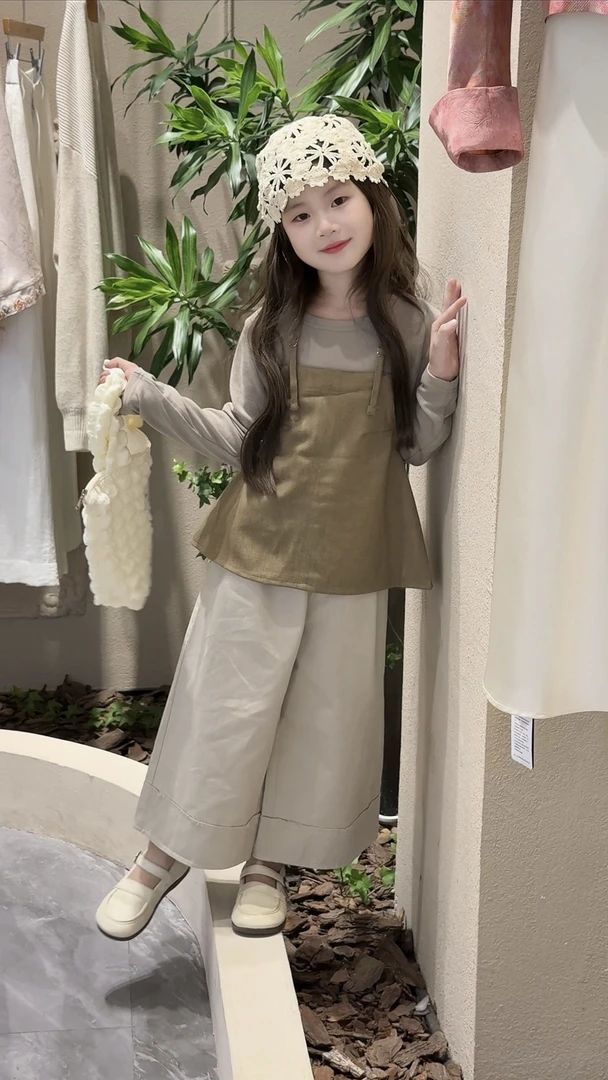 韩版女童装秋季新款复古浅色吊带马甲背心2025儿童宽松休闲裤套装