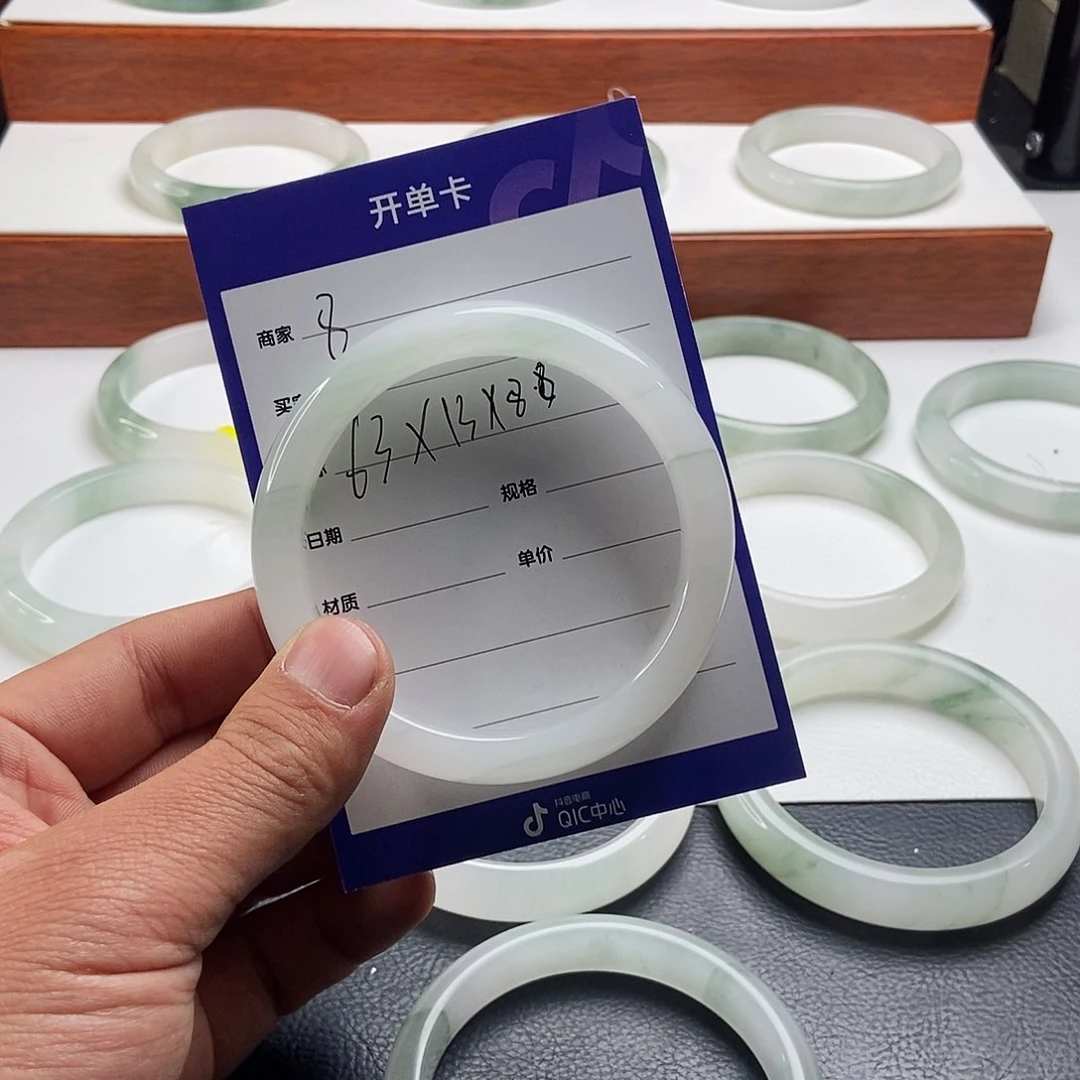石英质玉手镯未镶嵌家**暖8