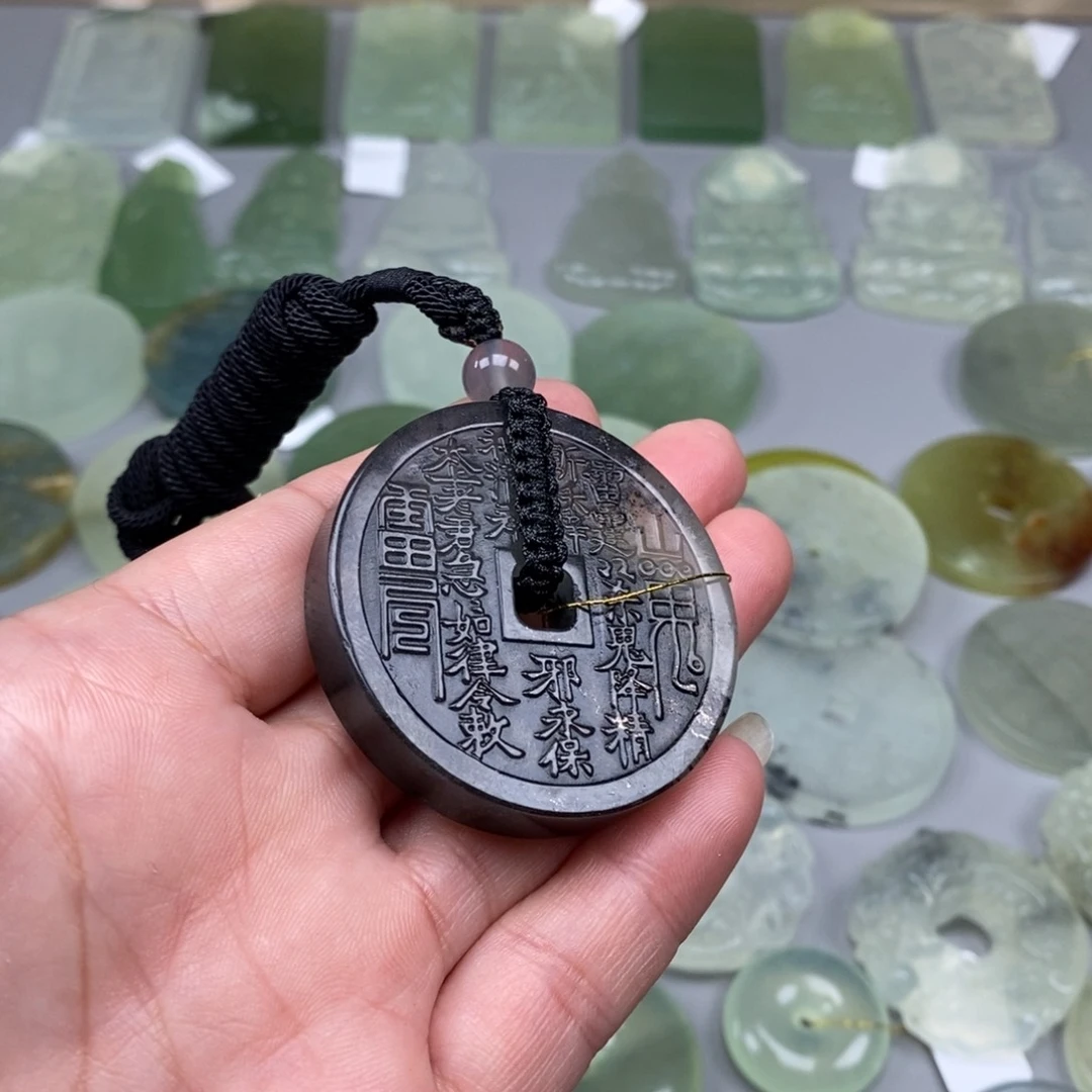 蛇纹石玉颈饰未镶嵌?****颈饰