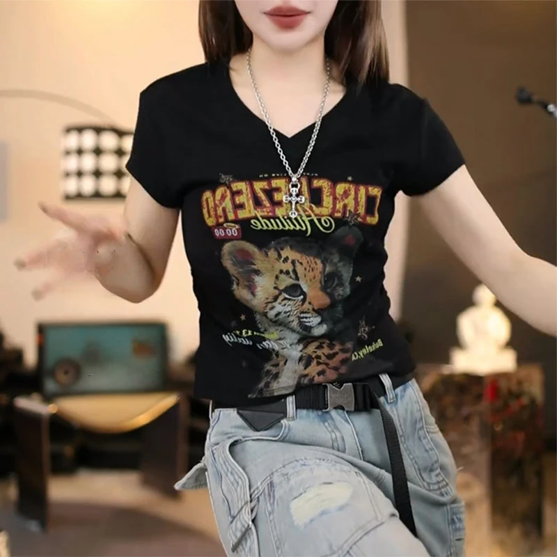 美式紧身V领短款T恤女2025夏季新款辣妹风修身显瘦印花打底衫上衣