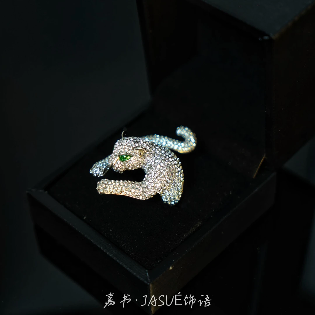 铜合金琉璃戒指 中古铜镀做旧金豹子头镶钻双层戒指2401R