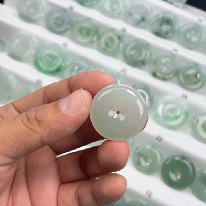 翡翠未镶嵌颈饰缅甸天然A货翡翠29.6-6.4