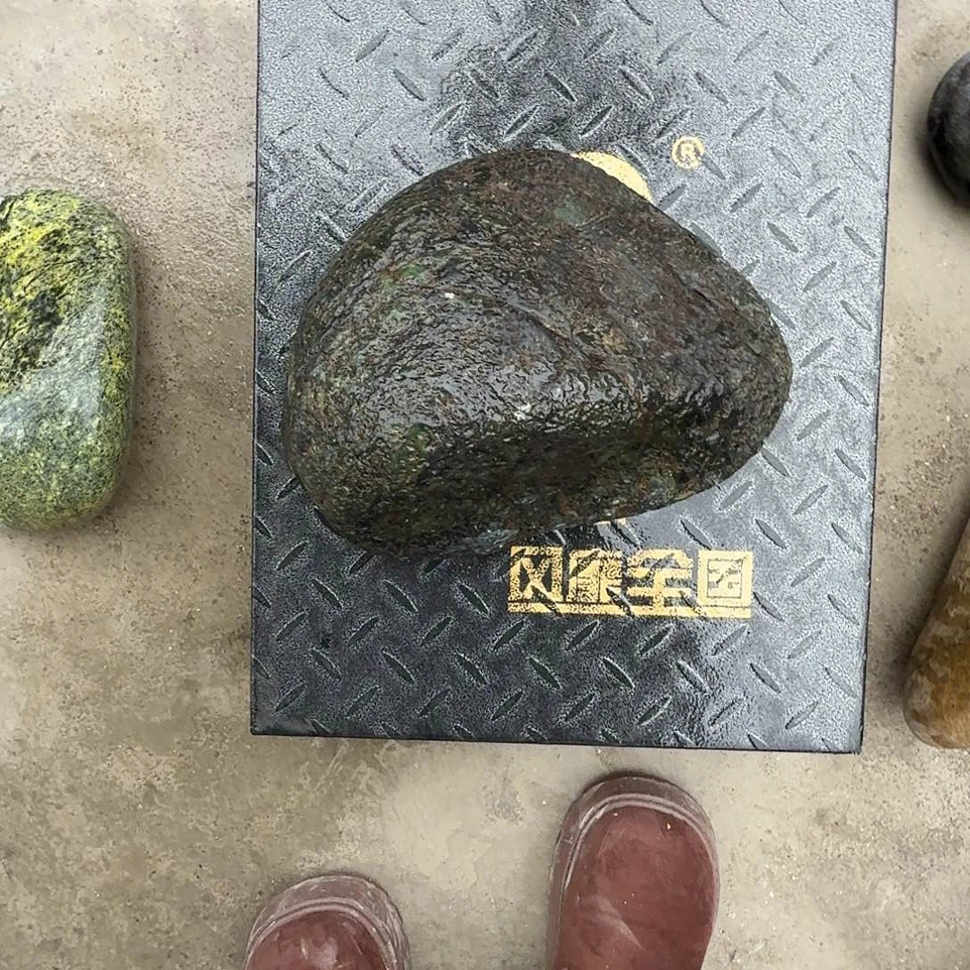 君***辉蛇纹石玉未镶嵌藏玉药王石茶壶
