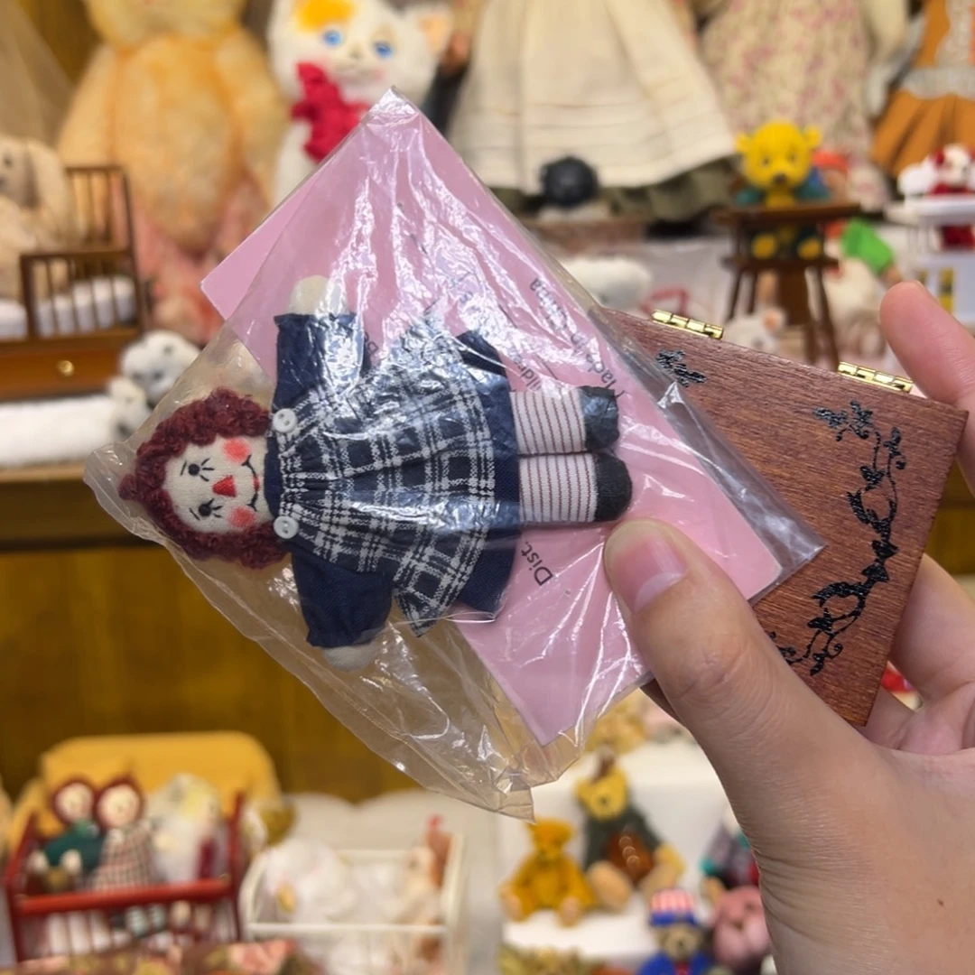 布艺箱子和小女孩挂件