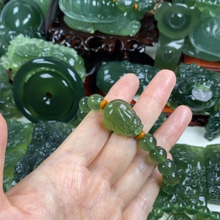 鲲****岫玉未镶嵌手链手链
