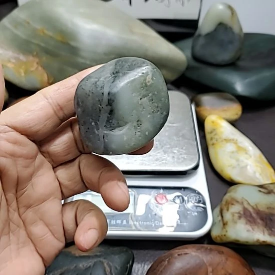 和田玉（糖玉）未镶嵌挂件