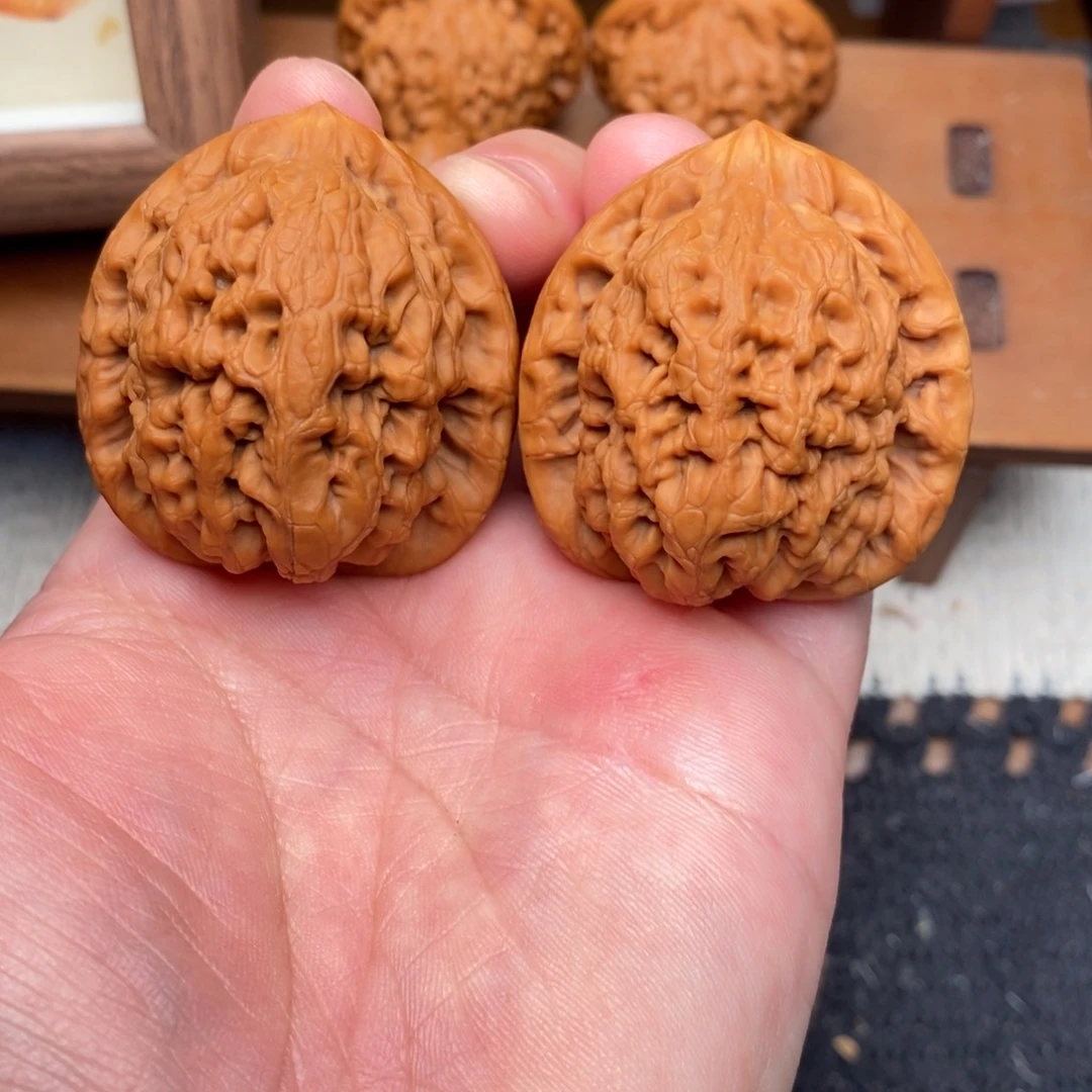 文玩核桃吊坠金公子40