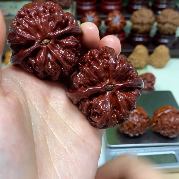 哥***说文玩核桃吊坠粗筋