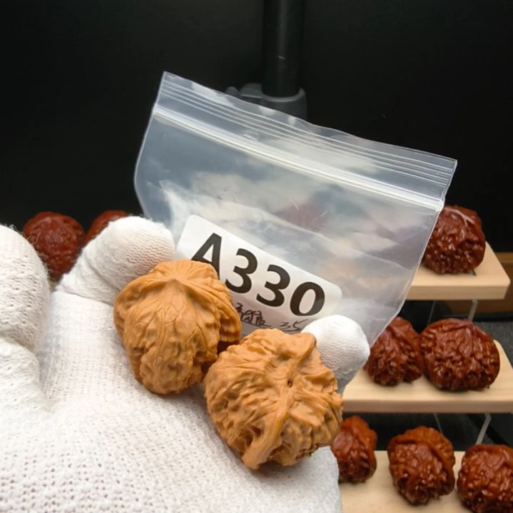 文玩核桃吊坠35野狼a330