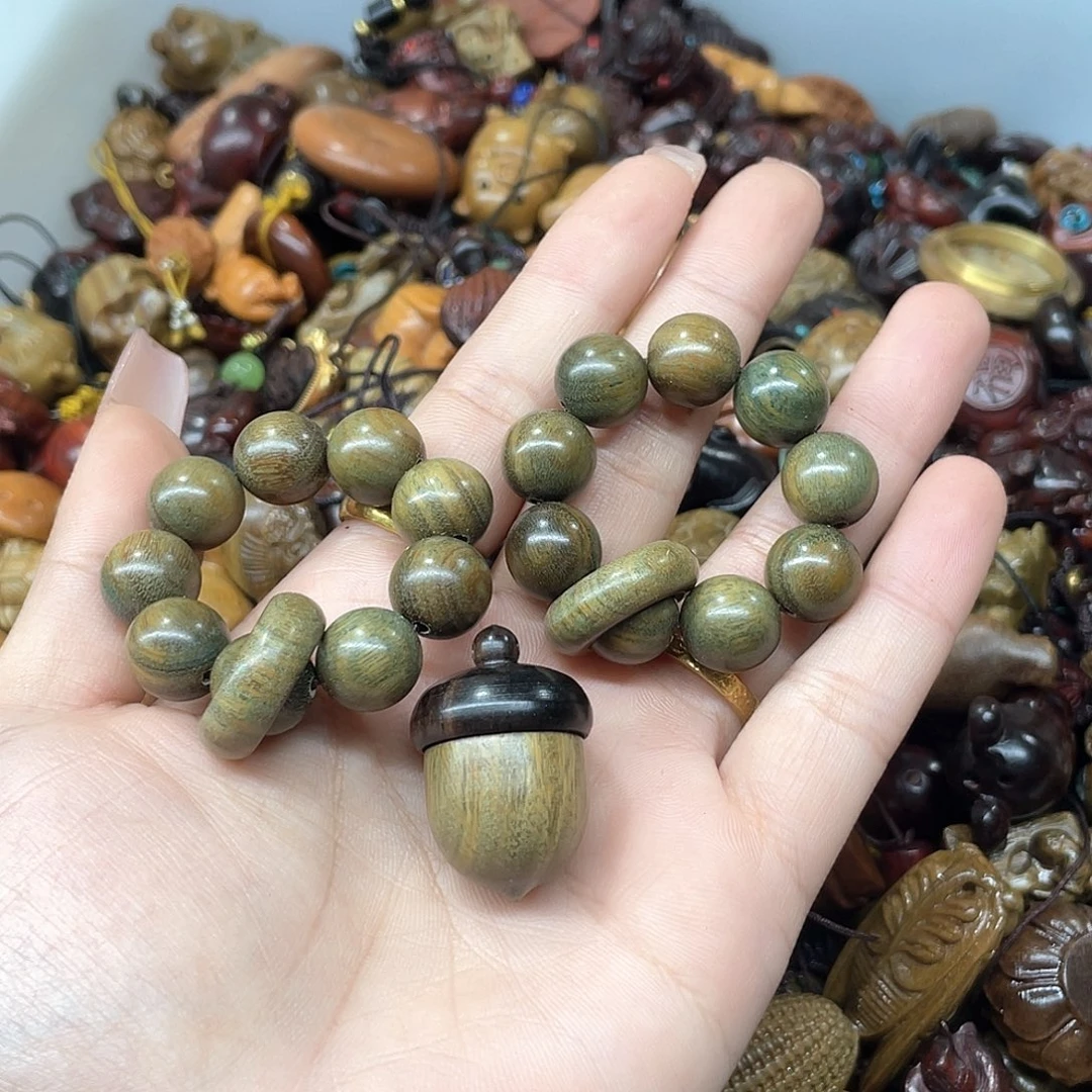 维腊木（绿檀）无事牌