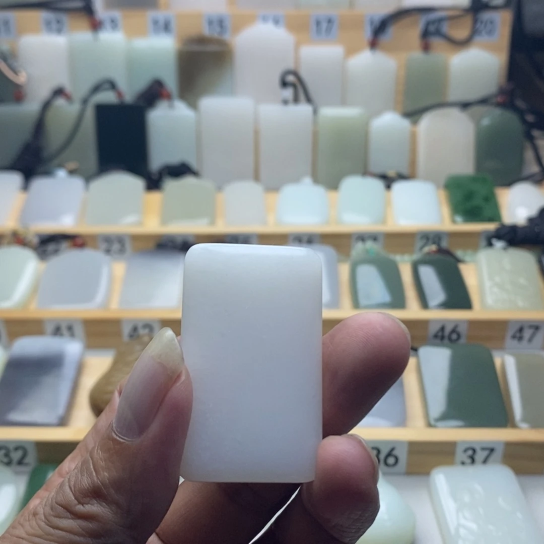 未镶嵌和田玉挂件