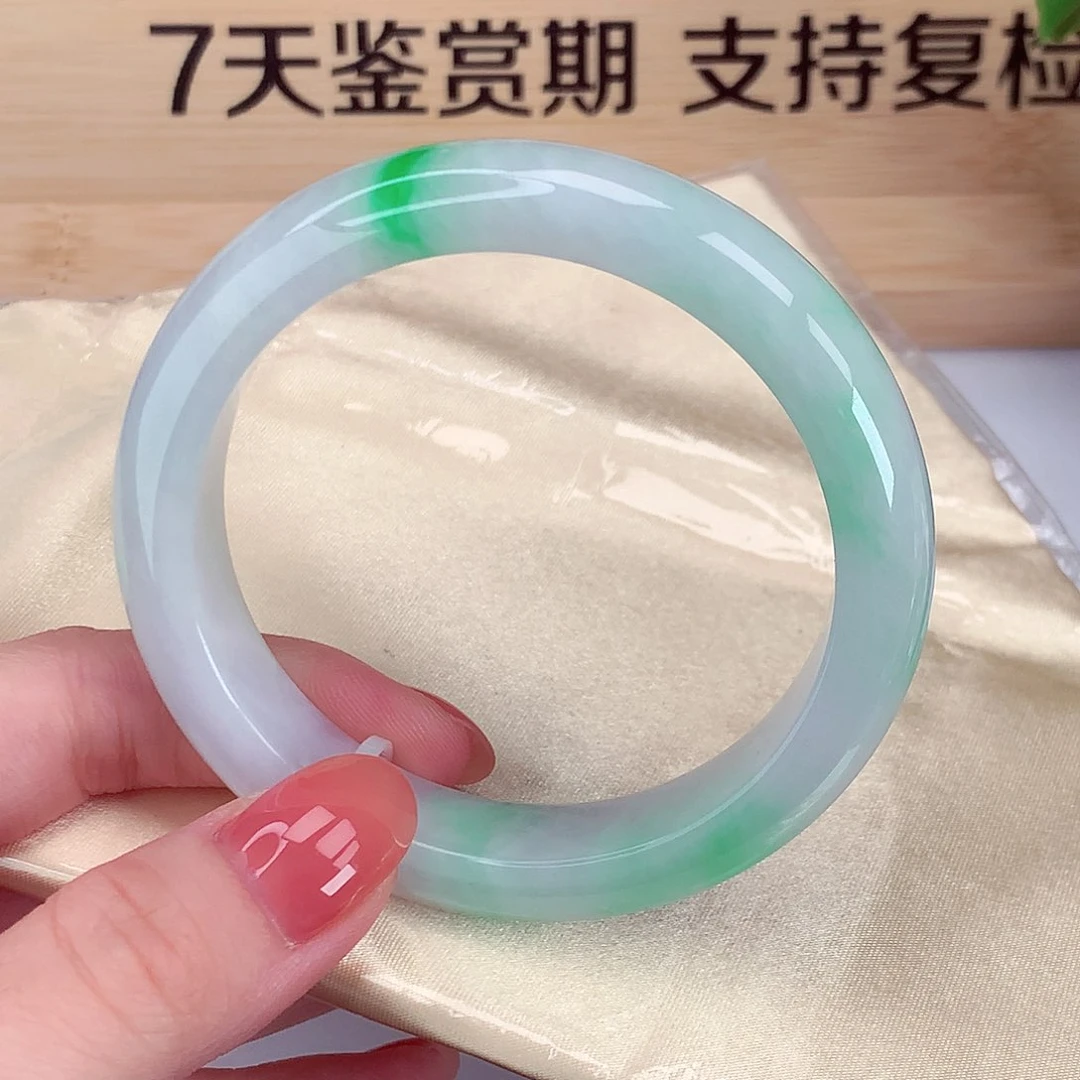 翡翠手镯未镶嵌F****.翡翠