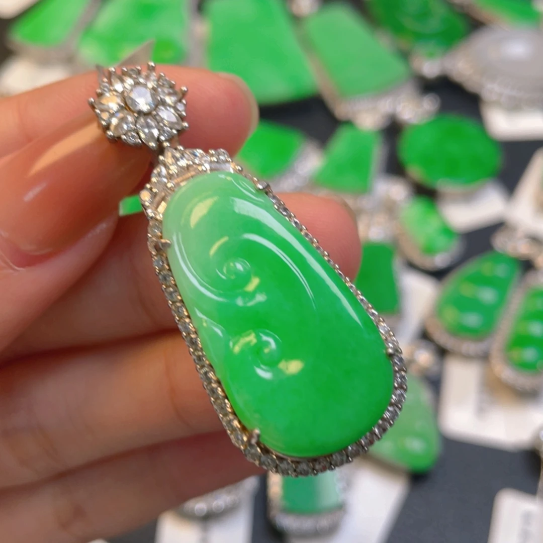 颈饰银S925镶嵌翡翠