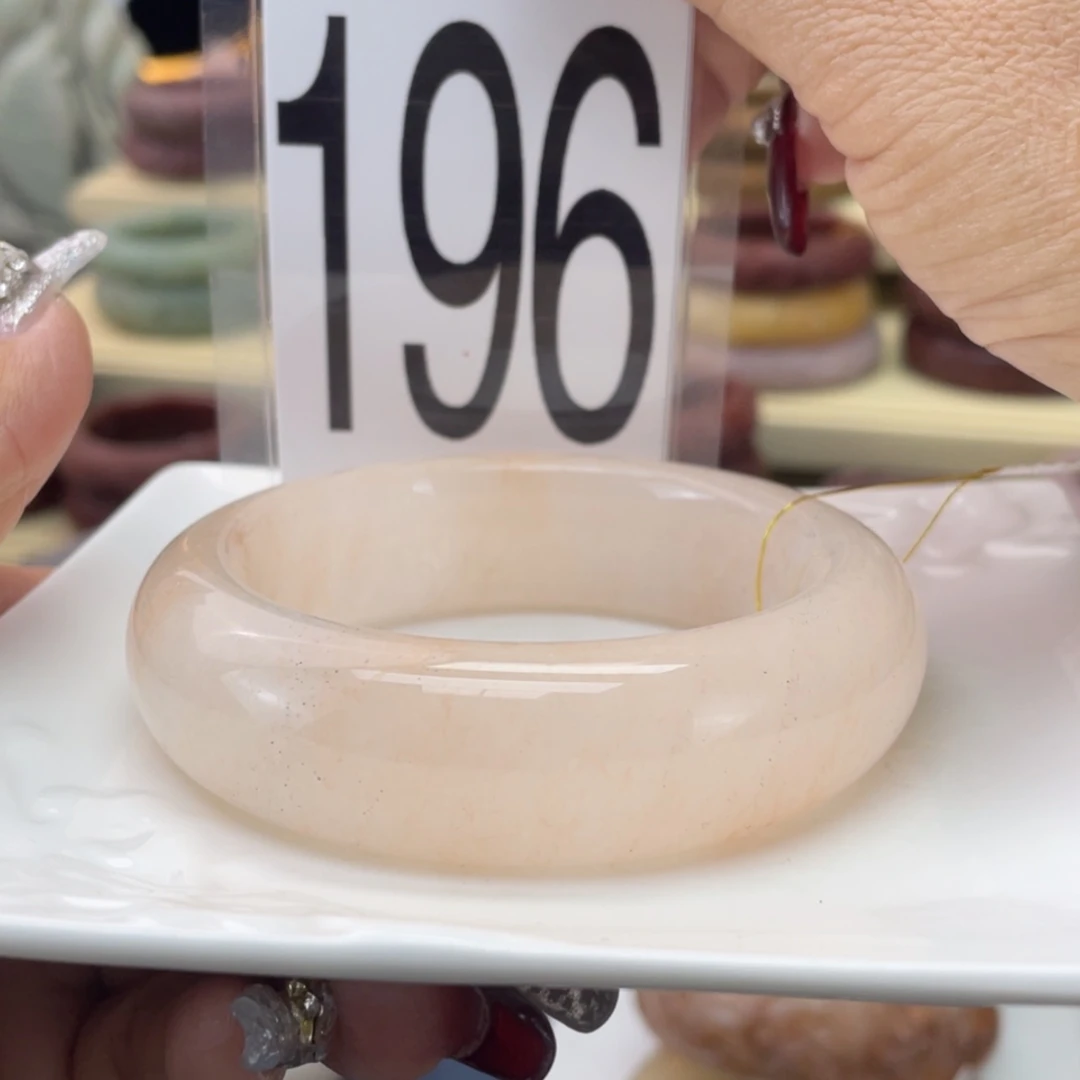 【闪购商品】石英质玉手镯未镶嵌