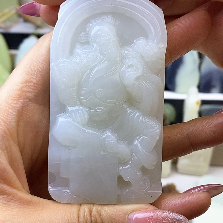 和田玉未镶嵌颈饰俄白关公大而精美吊坠