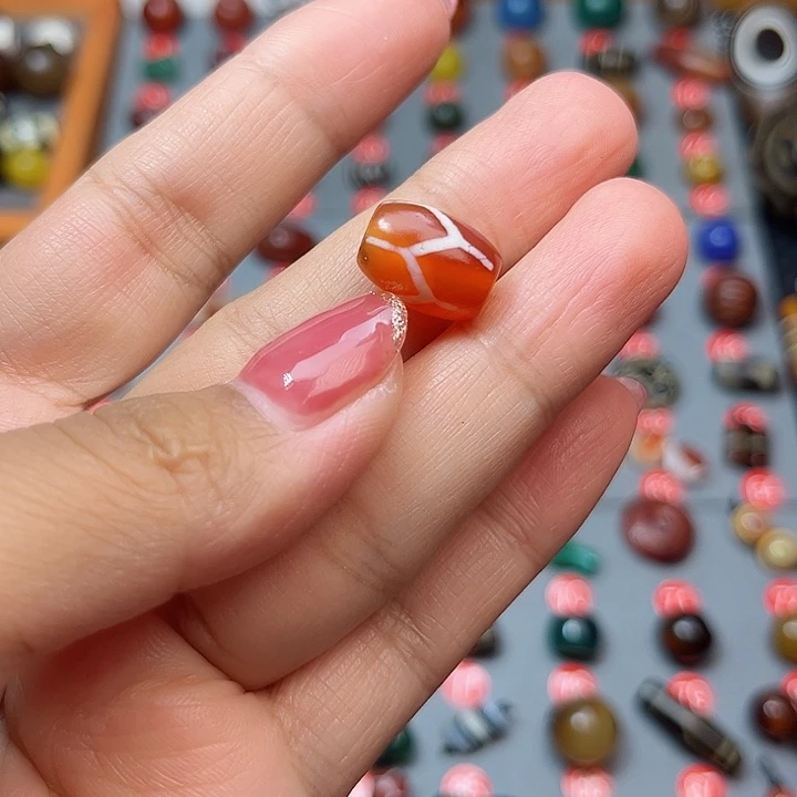 未镶嵌玛瑙/玉髓珠宝半成品我****?