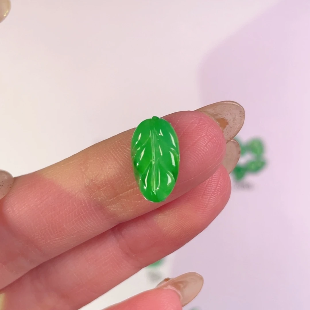 翡翠未镶嵌颈饰裸石