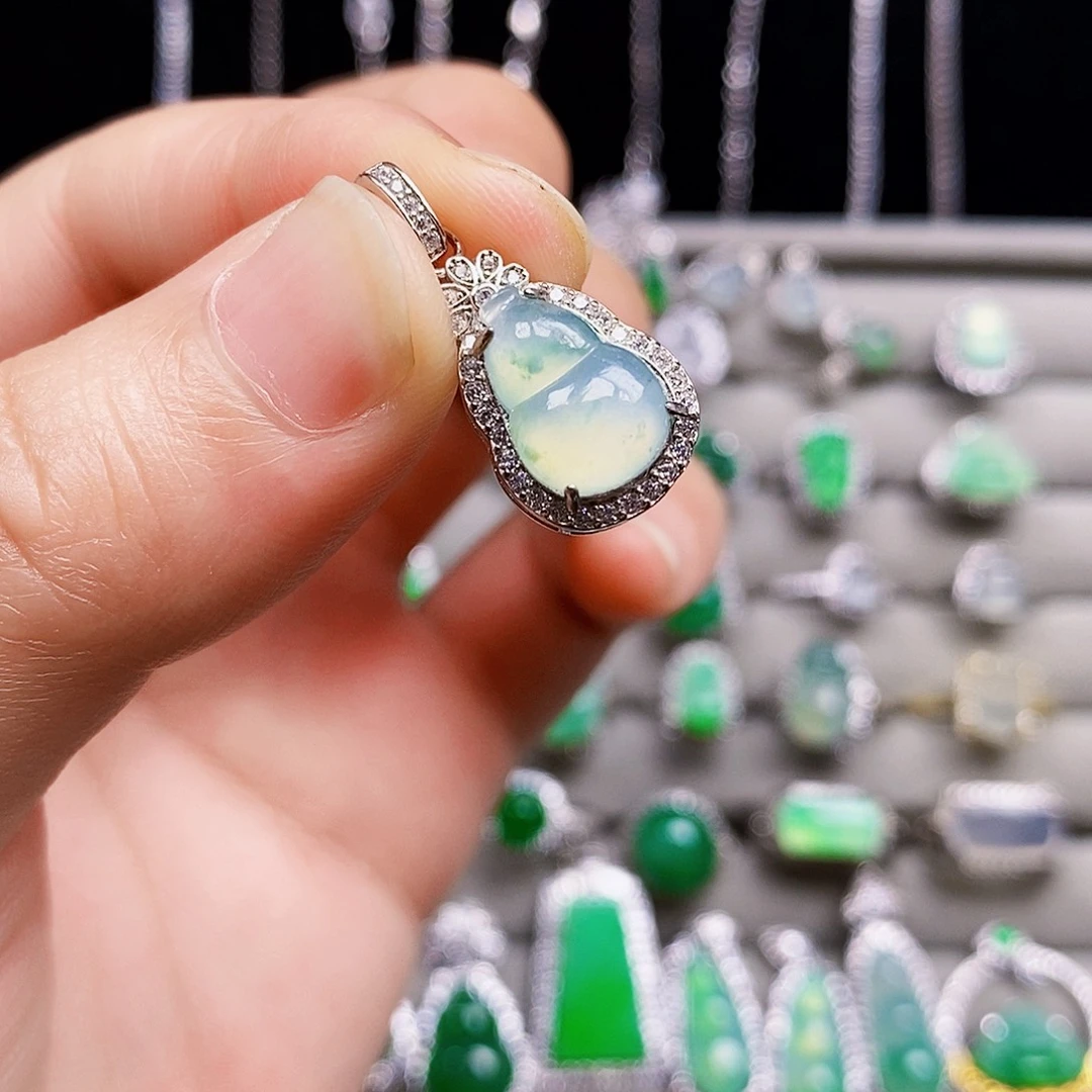 翡翠银S925镶嵌颈饰葫芦