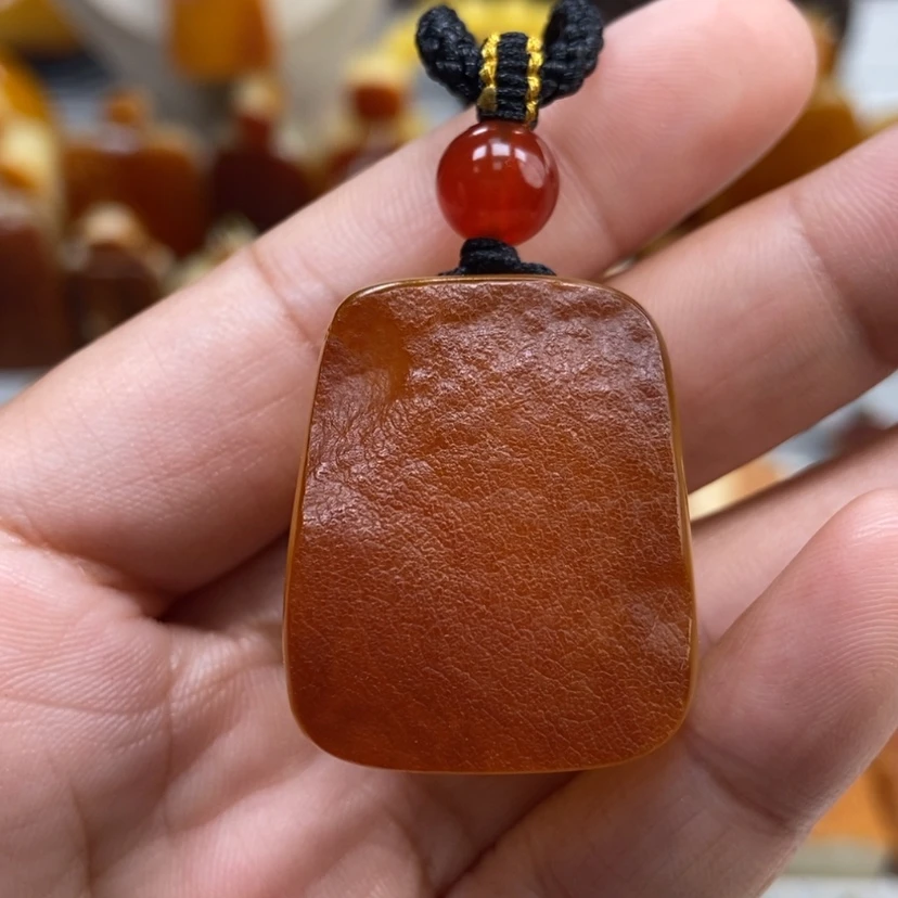 【闪购商品】琥珀颈饰未镶嵌