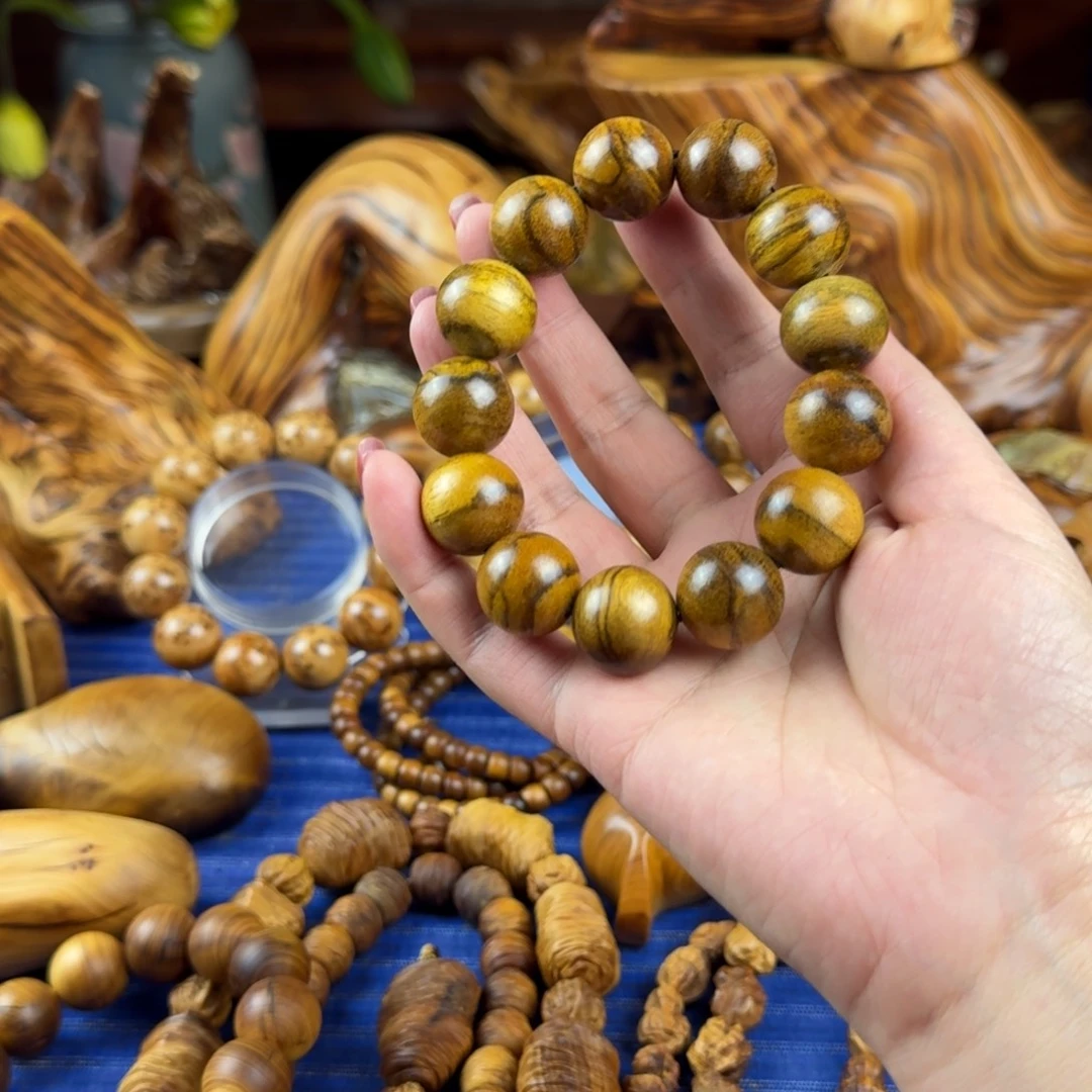 记***住柏木（崖柏）印尼花奇楠1.8