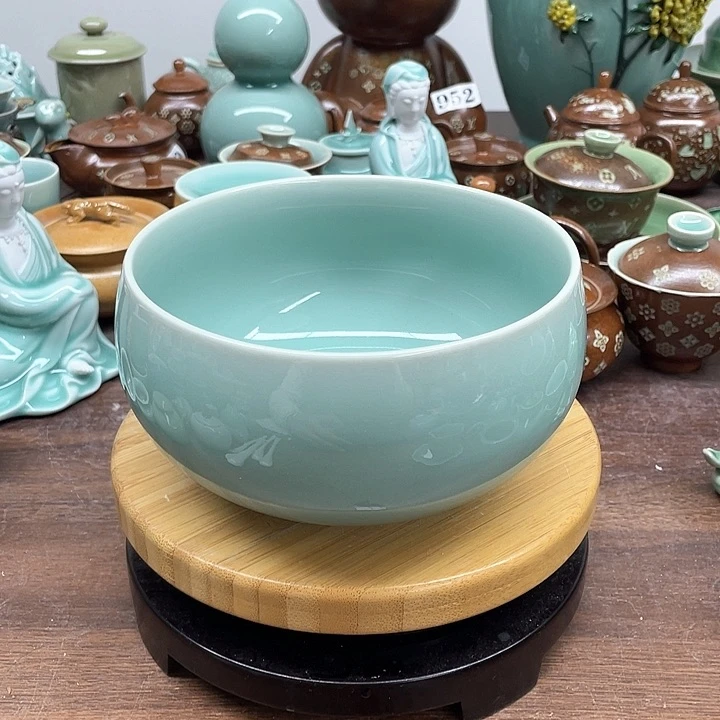 微瑕特价青瓷15.5*8.8厘米