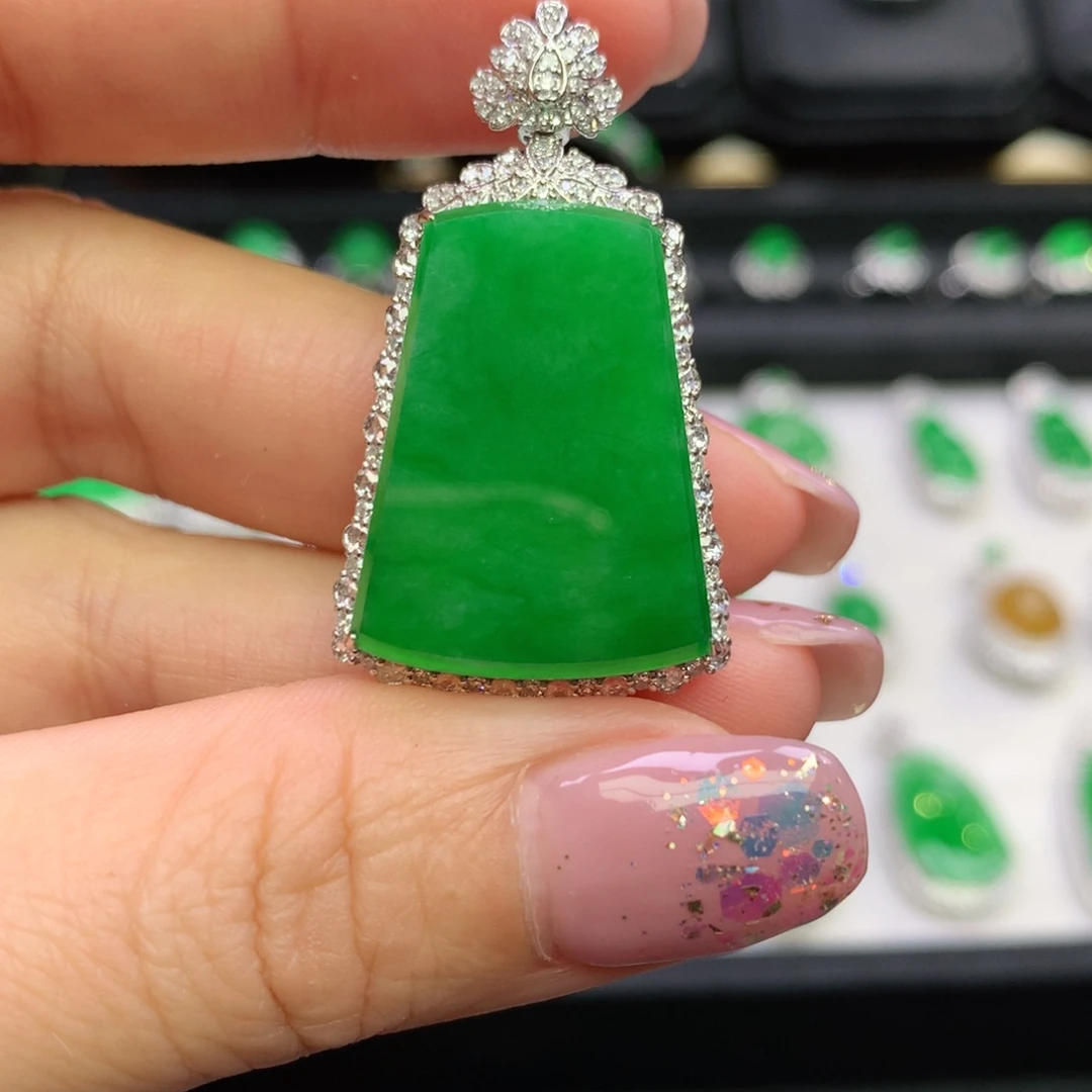 翡翠吊坠(不含链)18K金镶嵌