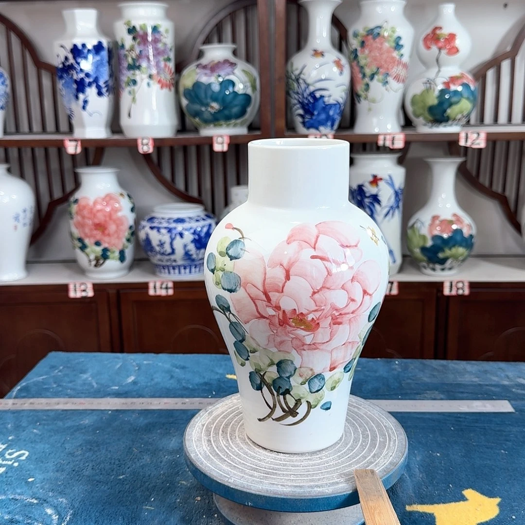 摆件景德镇陶瓷直红牡