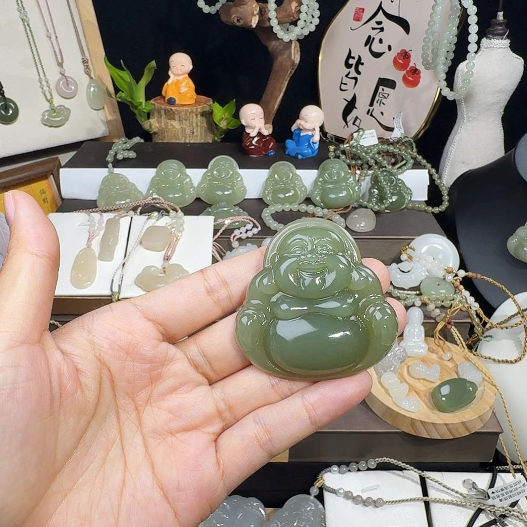 ****牛和田玉未镶嵌颈饰