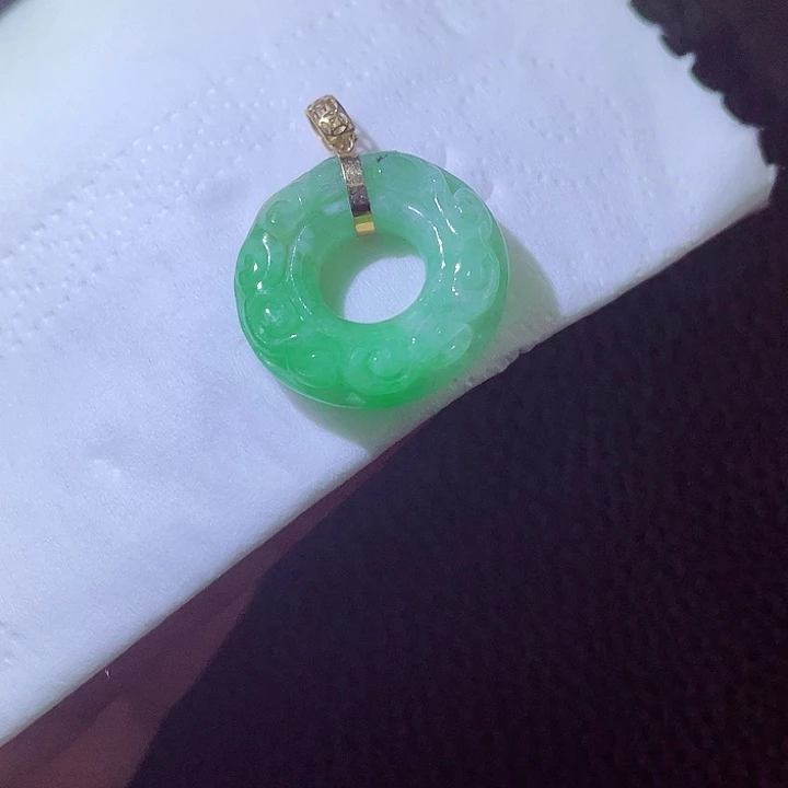 翡翠18K金镶嵌颈饰翡翠