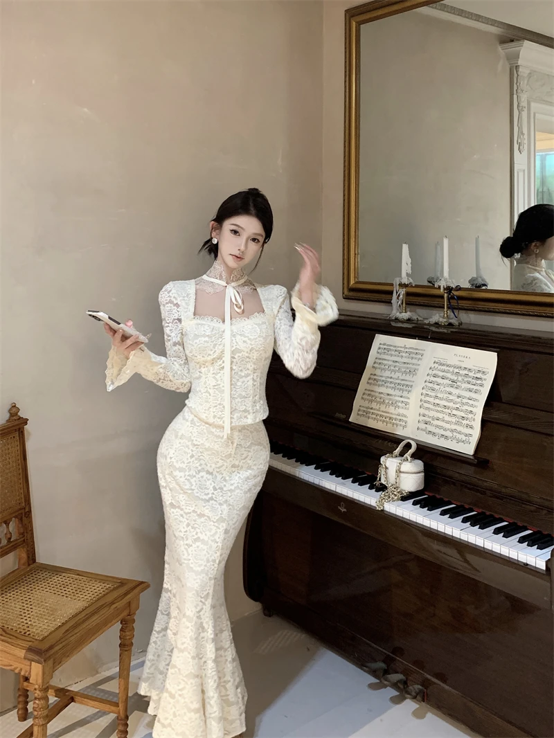 【月光缪斯】2025冬季新款蕾丝收腰荷叶边上衣气质鱼尾半身长裙套装