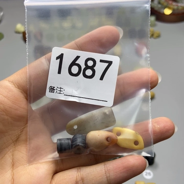 再***、未镶嵌蛇纹石玉颈饰