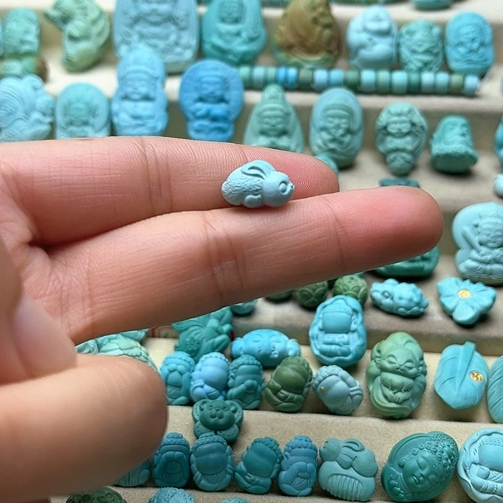 绿松石未镶嵌颈饰