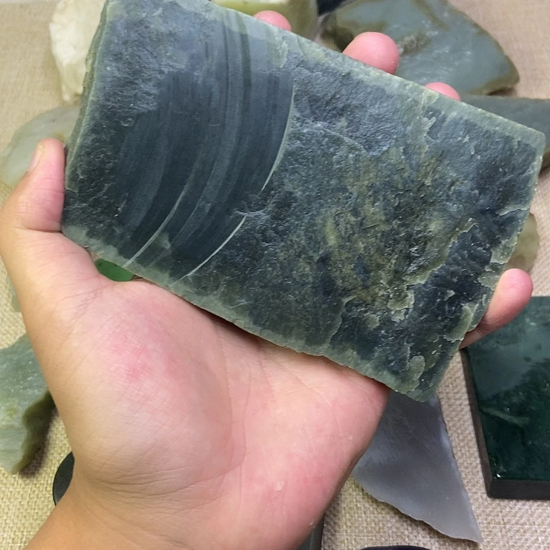 和田玉（糖玉）未镶嵌珠宝奇石