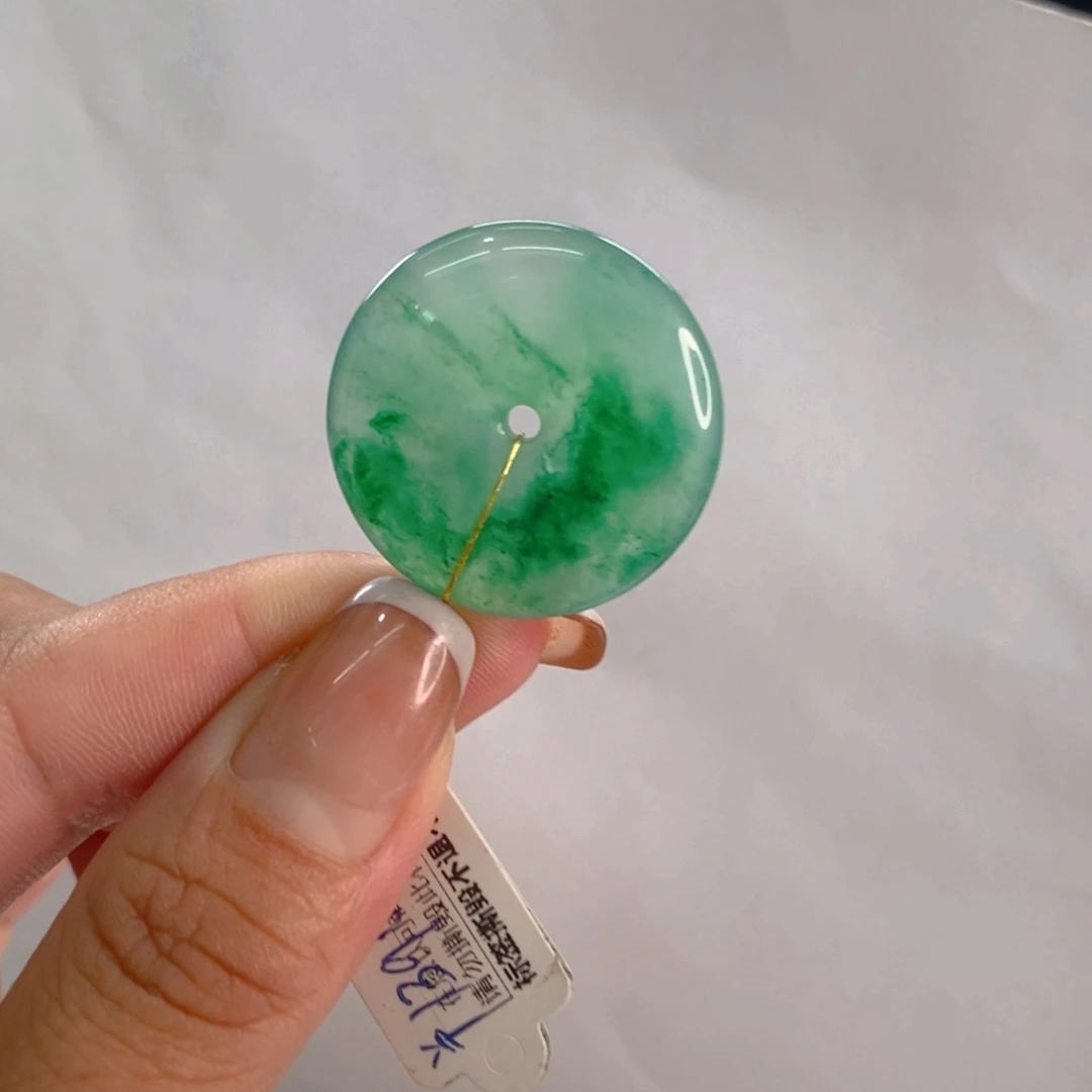 颈饰未镶嵌石英质玉