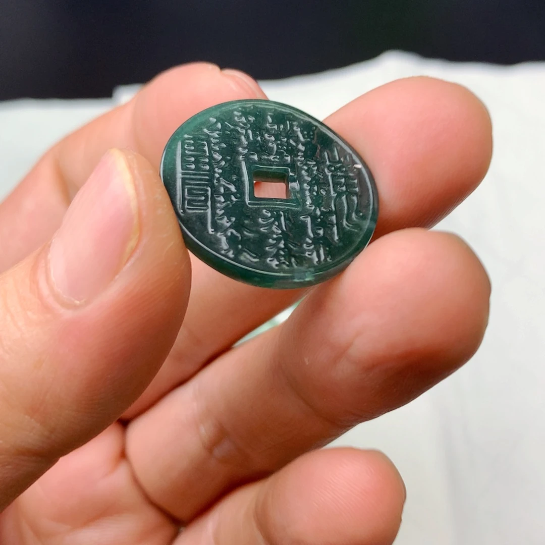 翡翠未镶嵌颈饰翡翠首饰和翡翠珠宝