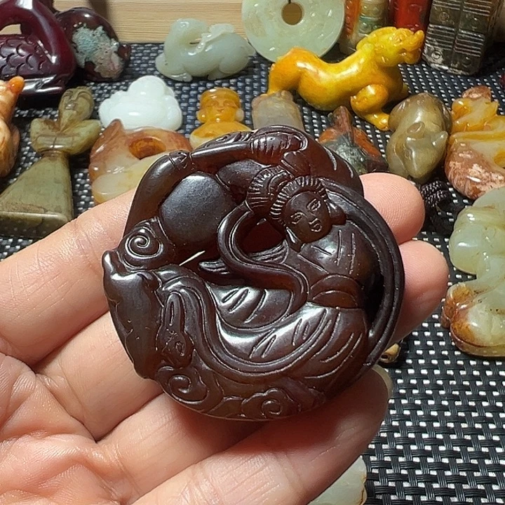 未镶嵌和田玉（糖玉）挂件